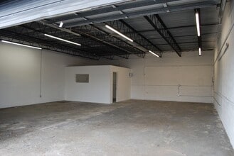 272 NW 1st St, Deerfield Beach, FL for lease Interior Photo- Image 1 of 2