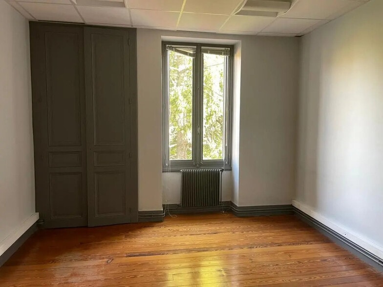 Office in Bourg-en-Bresse for lease - Interior Photo - Image 3 of 4