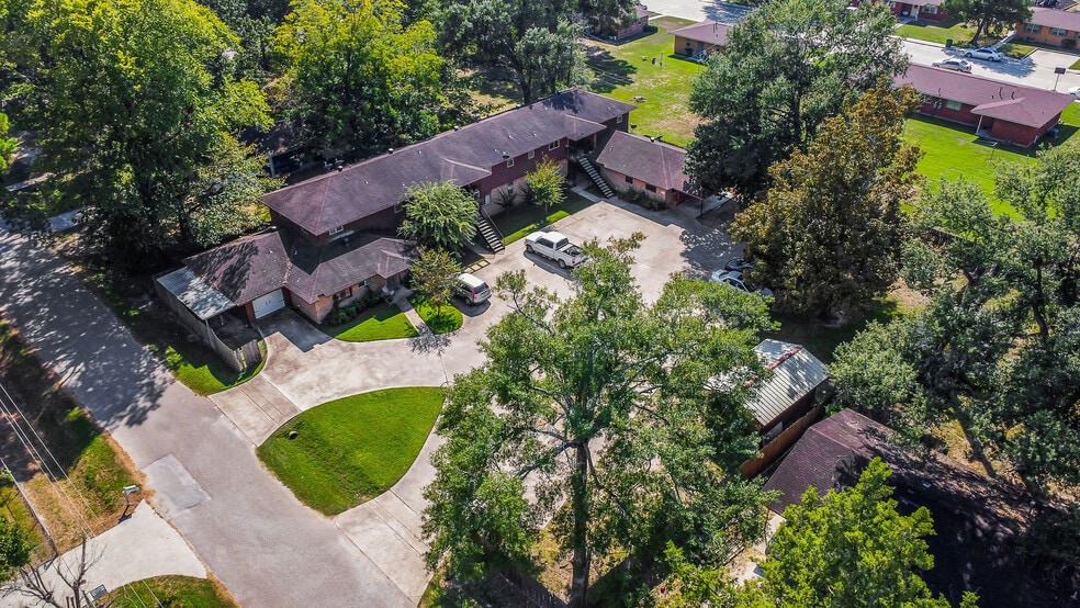 Denison Multifamily portfolio of 1 properties for sale on LoopNet.ca - Building Photo - Image 2 of 46