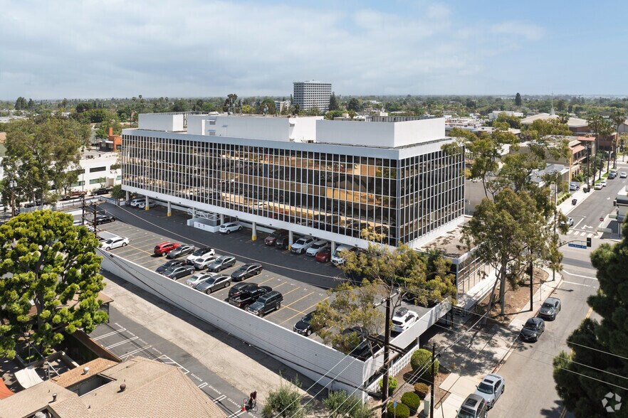 3605 Long Beach Blvd, Long Beach, CA à louer - Photo du bâtiment - Image 2 de 7
