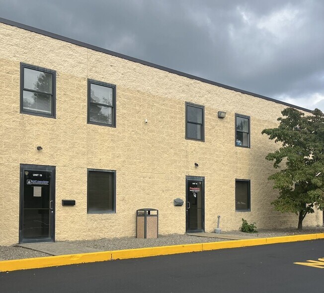 324 2nd Street Pike, Southampton, PA for lease - Building Photo - Image 2 of 12