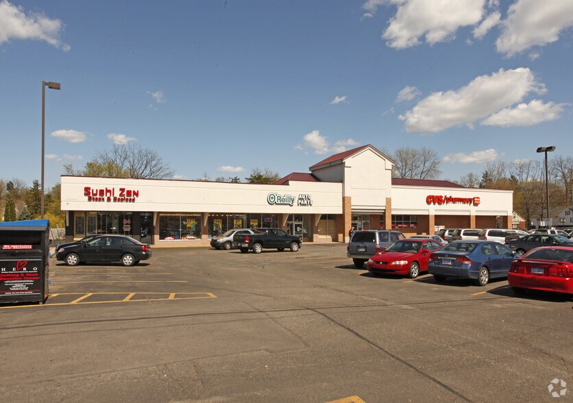 106-114 W Grand River Ave, Brighton, MI for lease - Building Photo - Image 2 of 3