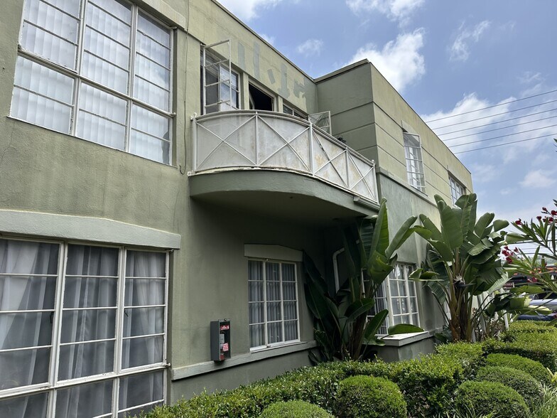 1623-1627 Hillhurst Ave, Los Angeles, CA à vendre - Photo du bâtiment - Image 3 de 12