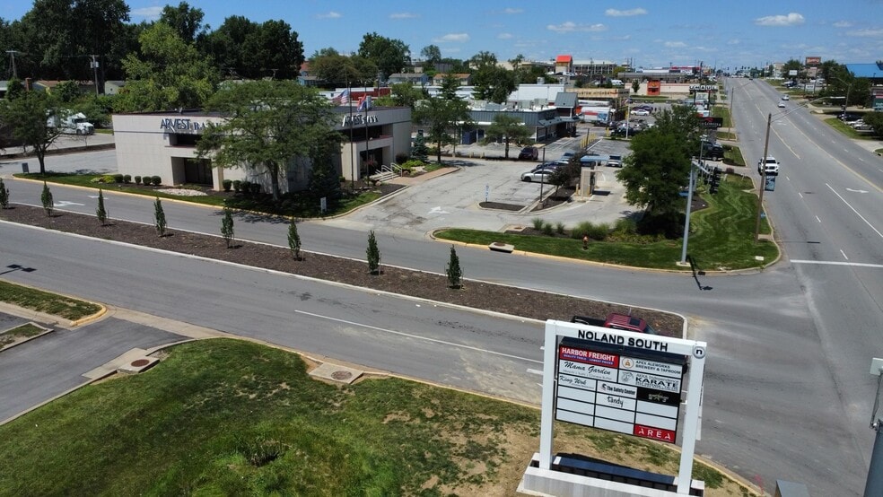 4400 S Noland Rd, Independence, MO for sale - Building Photo - Image 3 of 12