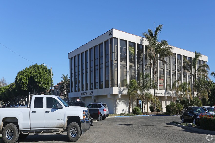 650 Hobson Way, Oxnard, CA à louer - Photo du bâtiment - Image 1 de 3