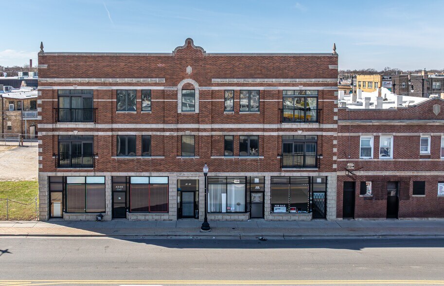 4346 N Pulaski Rd, Chicago, IL à louer - Photo du bâtiment - Image 2 de 13