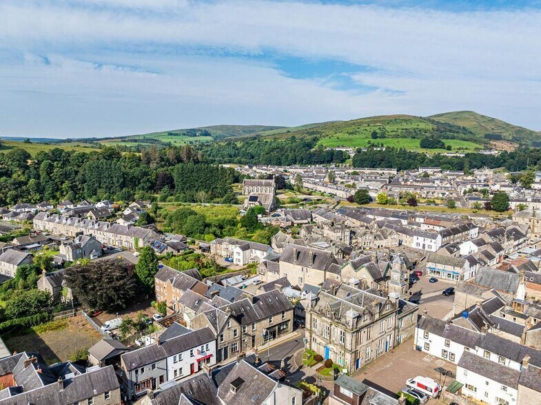 86 High St, Langholm à vendre - Photo du bâtiment - Image 2 de 71
