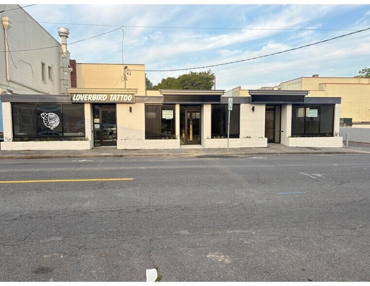 10957 SE 21st Ave, Milwaukie, OR à louer - Photo du bâtiment - Image 2 de 2