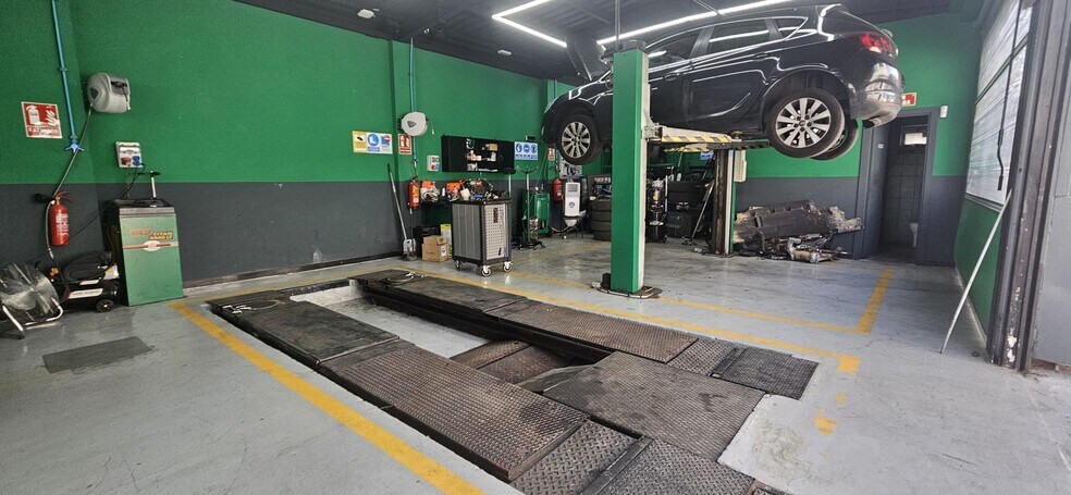 Retail in Fuenlabrada, Madrid for lease - Building Photo - Image 2 of 8
