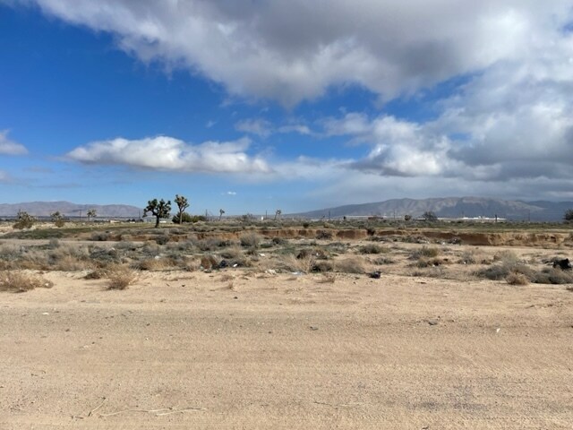 0 C Ave, Hesperia, CA à vendre - Photo du bâtiment - Image 3 de 4
