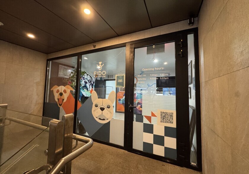 975 Manhattan Ave, Brooklyn, NY à vendre - Photo du bâtiment - Image 2 de 8