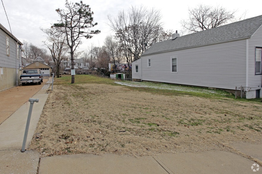 1328 Pierce Ave, Saint Louis, MO à vendre - Photo du bâtiment - Image 2 de 3