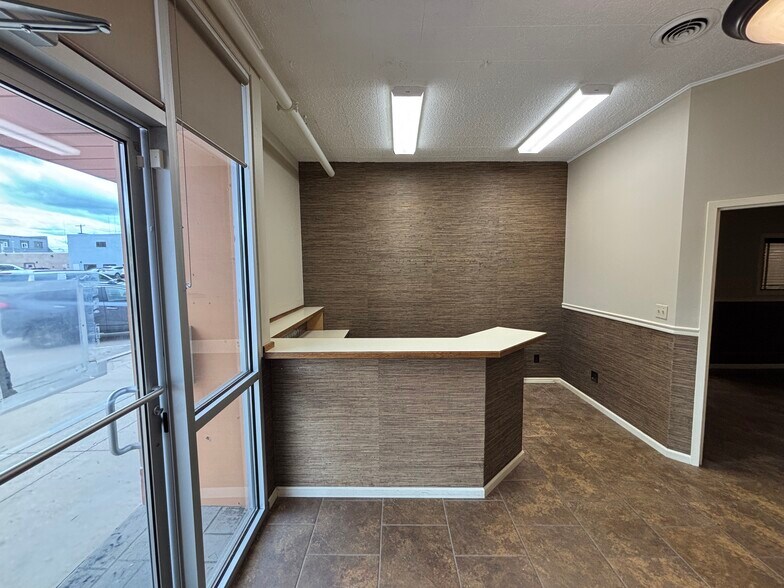 306 Main St, Rapid City, SD for lease - Building Photo - Image 2 of 8