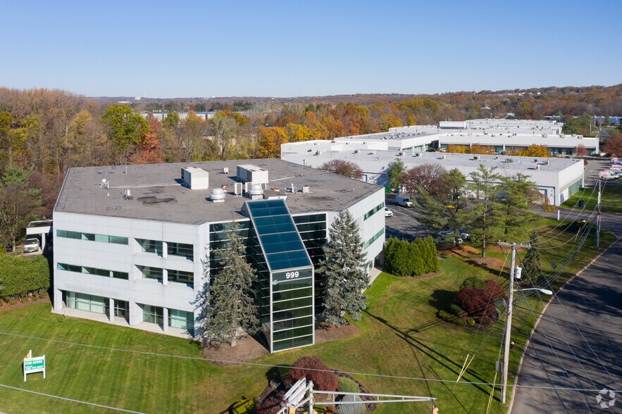 999 Riverview Dr, Totowa, NJ à louer - Aérien - Image 3 de 6
