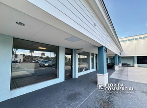 746 SW Federal Hwy, Stuart, FL à louer Photo du bâtiment- Image 1 de 5