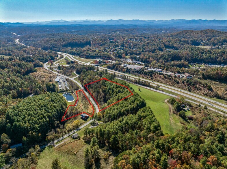 1075 Calvin Edney rd, Mars Hill, NC à vendre - Photo du bâtiment - Image 3 de 23