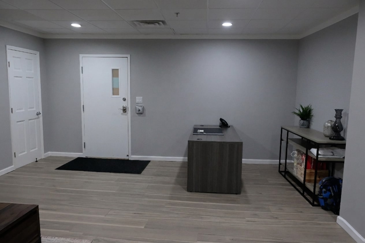8 Johnson St, Staten Island, NY for lease Interior Photo- Image 1 of 11