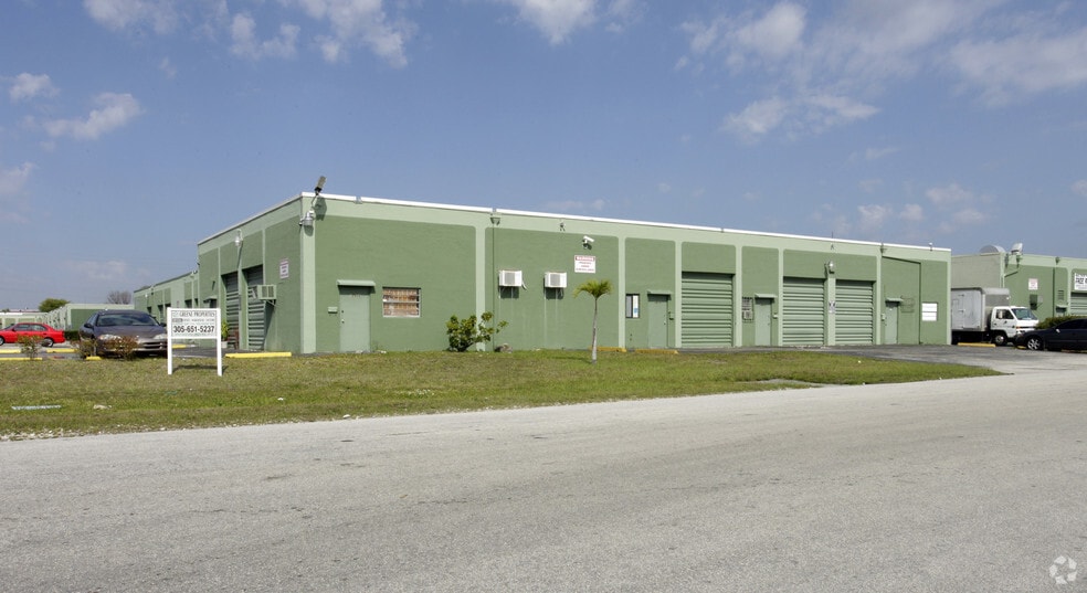 18900-18950 NE 5th Ave, Miami, FL for lease - Primary Photo - Image 2 of 4