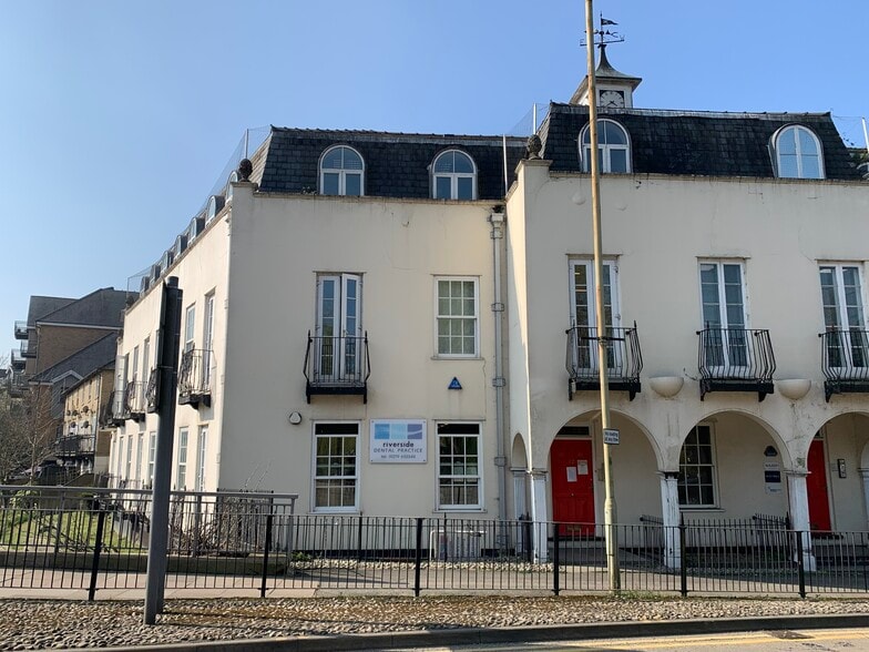 18-22 The Causeway, Bishop's Stortford for lease - Building Photo - Image 2 of 7