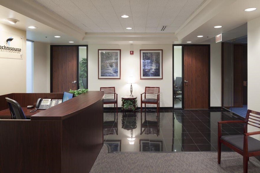 100 W Big Beaver Rd, Troy, MI à louer - Photo intérieure - Image 2 de 13