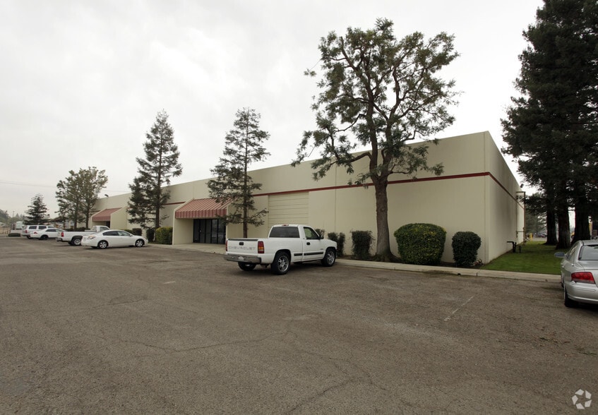1834-1836 Norris Rd, Bakersfield, CA for lease - Primary Photo - Image 1 of 2