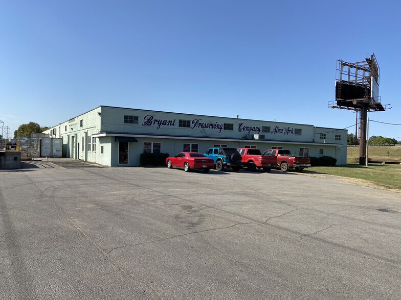 251 US-71, Alma, AR à louer - Photo du bâtiment - Image 2 de 18