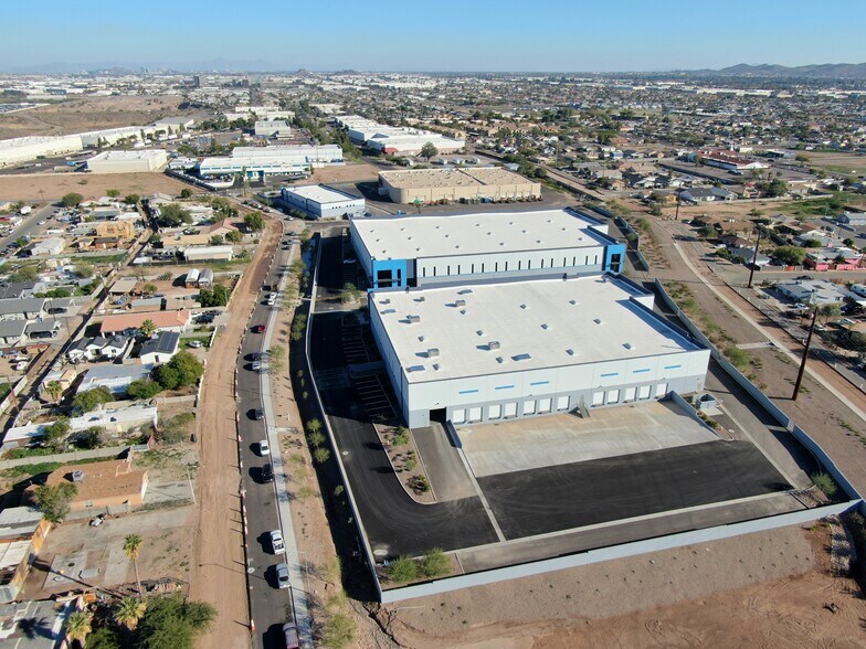 1900 Encinas ln, Phoenix, AZ for lease - Building Photo - Image 3 of 6