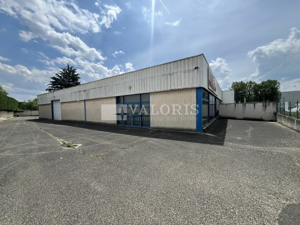 Flex in Genay for lease Building Photo- Image 1 of 7