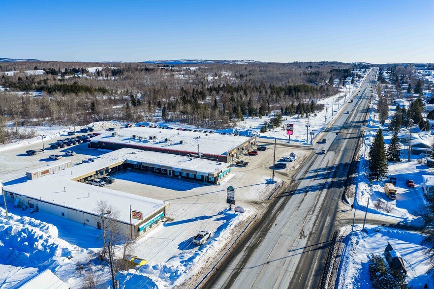 2924 Old Hwy 69 N, Val Caron, ON à louer - Photo du bâtiment - Image 3 de 9