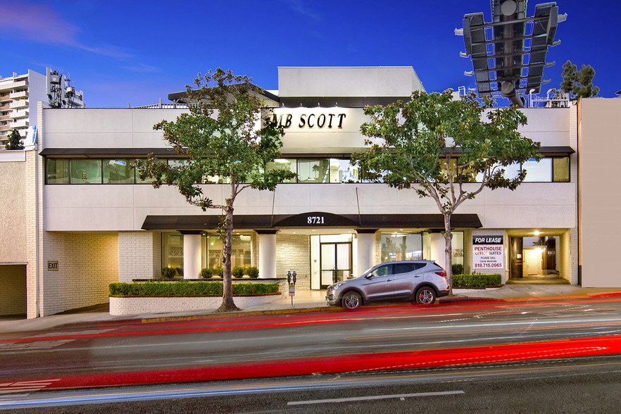 8721 W Sunset Blvd, West Hollywood, CA for lease - Building Photo - Image 2 of 8