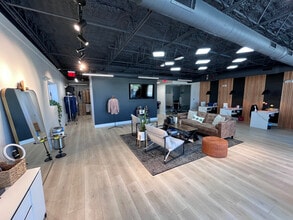 2505 W 11th St, Houston, TX for lease Interior Photo- Image 1 of 5