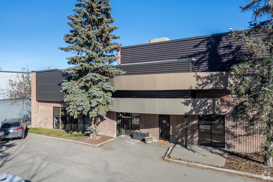 3536 27th St NE, Calgary, AB for lease - Primary Photo - Image 1 of 8
