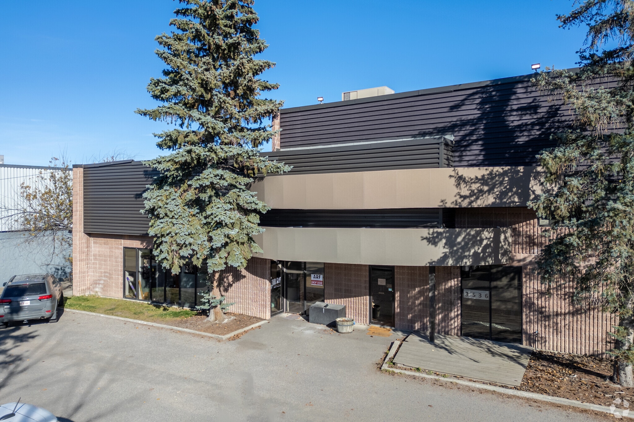 3536 27th St NE, Calgary, AB for lease Primary Photo- Image 1 of 9