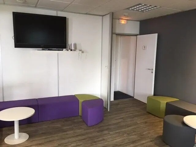 Bureau dans Rousset à louer - Photo du bâtiment - Image 2 de 12