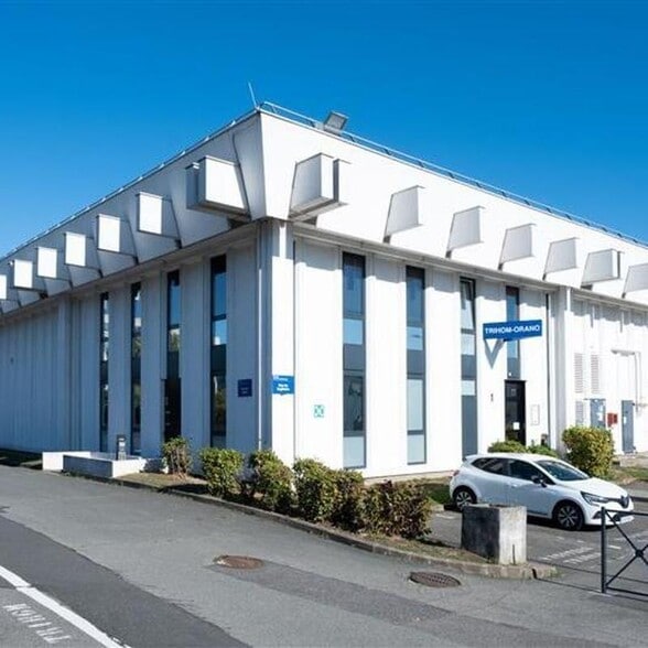 Flex in Rungis for lease - Building Photo - Image 1 of 4