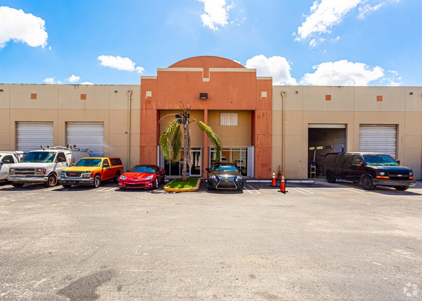 13751 SW 143rd Ct, Miami, FL for lease - Building Photo - Image 2 of 3