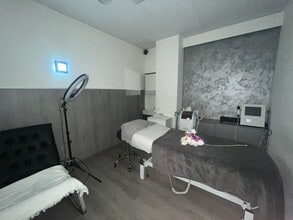 Commerce de détail dans Burgos, Burgos à louer Photo intérieure- Image 2 de 4