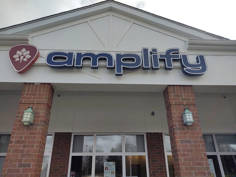 22707-22807 Rockside Rd, Bedford, OH à louer - Photo du bâtiment - Image 2 de 7