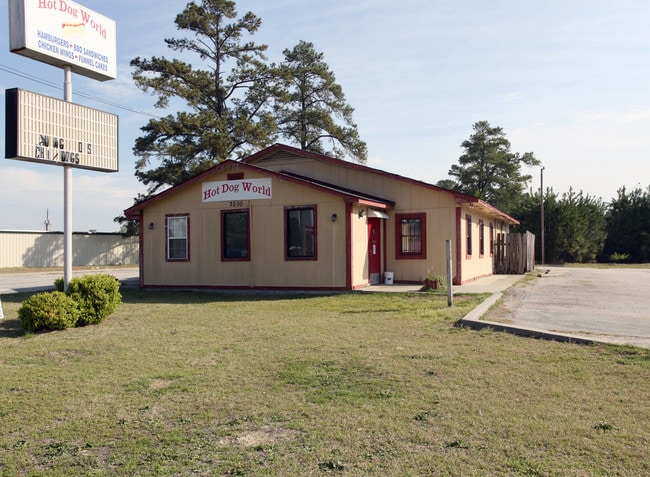 Plus de détails pour 3500 Murchison Rd, Fayetteville, NC - Commerce de détail à vendre