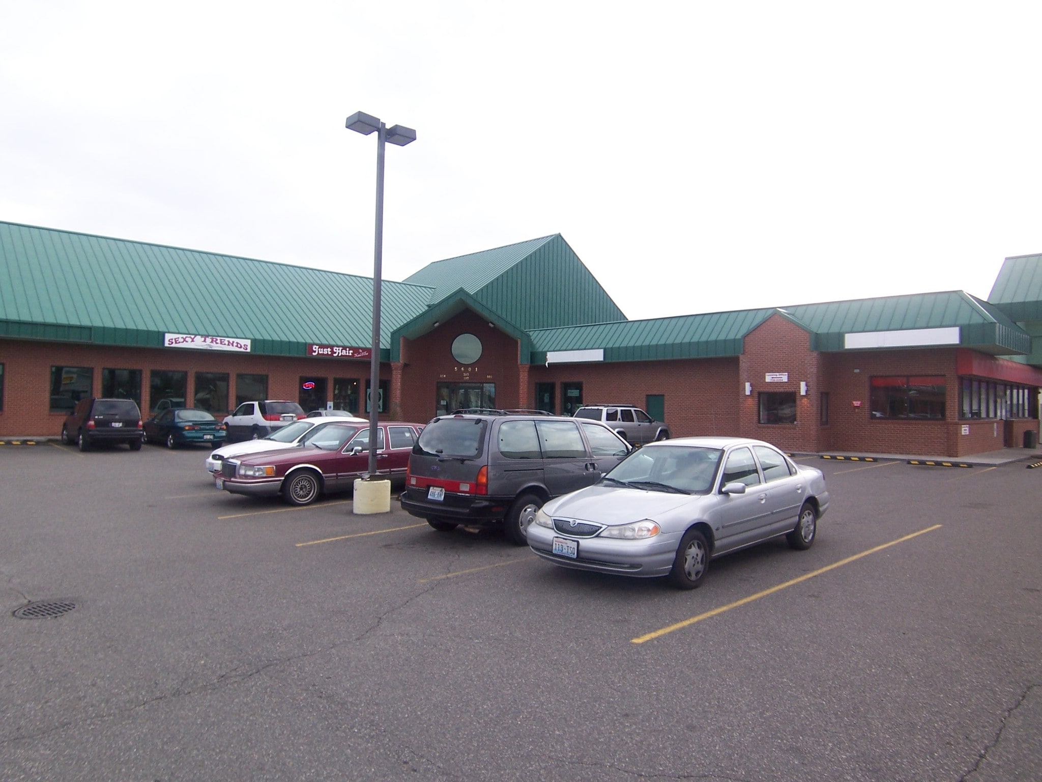 5601 W Clearwater Ave, Kennewick, WA for lease Primary Photo- Image 1 of 41