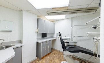 134 W 58th St, New York, NY for lease Interior Photo- Image 2 of 5