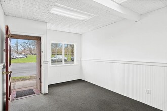 59 Maple St, Southampton, NY for sale Interior Photo- Image 2 of 5