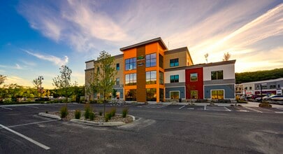 300 Oxford Rd, Oxford, CT for lease Building Photo- Image 2 of 5