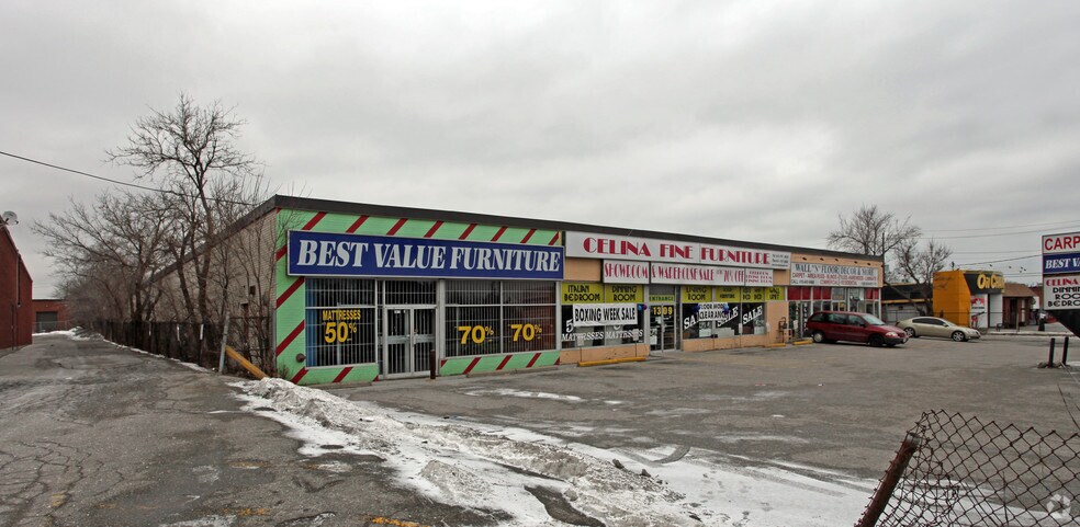 1309 Kennedy Rd, Toronto, ON à vendre - Photo principale - Image 1 de 3