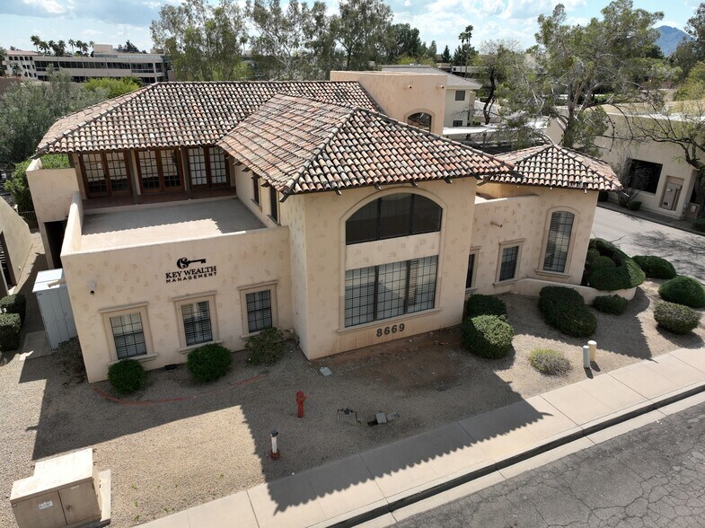 8669 E San Alberto Dr, Scottsdale, AZ à louer - Photo du bâtiment - Image 3 de 13