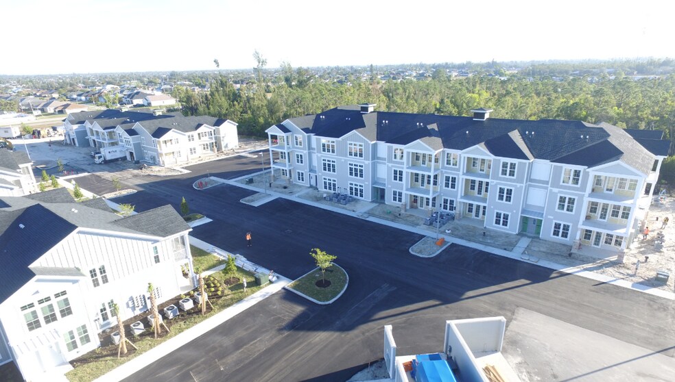 615 SW 29th Ave, Cape Coral, FL for sale - Construction Photo - Image 3 of 5