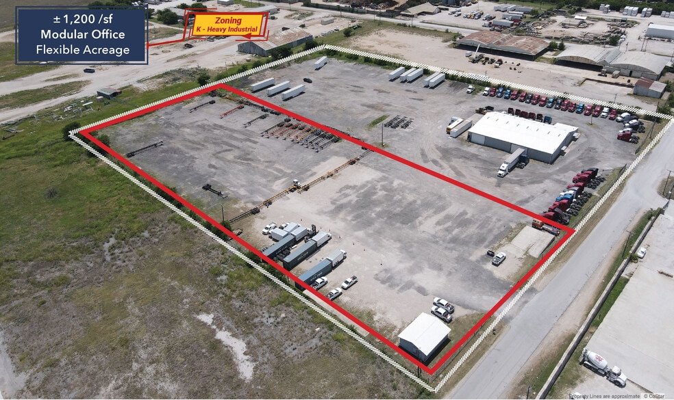 1815 E Hicks Field Rd, Fort Worth, TX for lease - Building Photo - Image 2 of 9