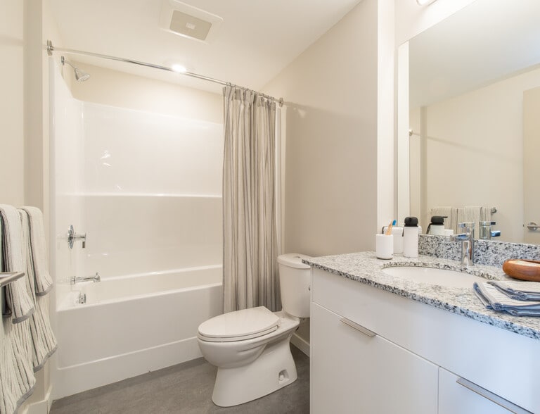 2036-S Island Hwy, Campbell River, BC for sale - Building Photo - Image 3 of 24