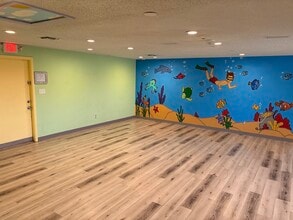 515 W Bridge St, Granbury, TX for lease Interior Photo- Image 2 of 21