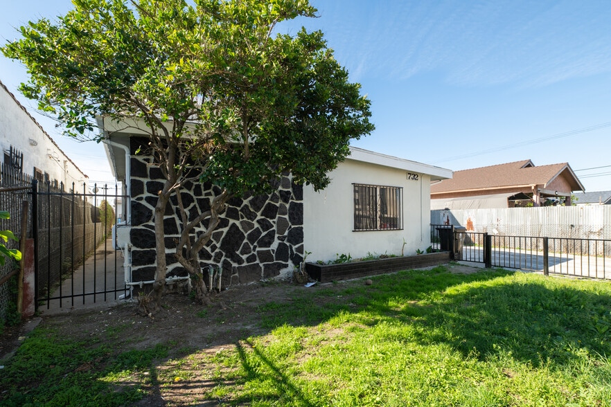 732 W 76th St, Los Angeles, CA à vendre - Photo du bâtiment - Image 3 de 27